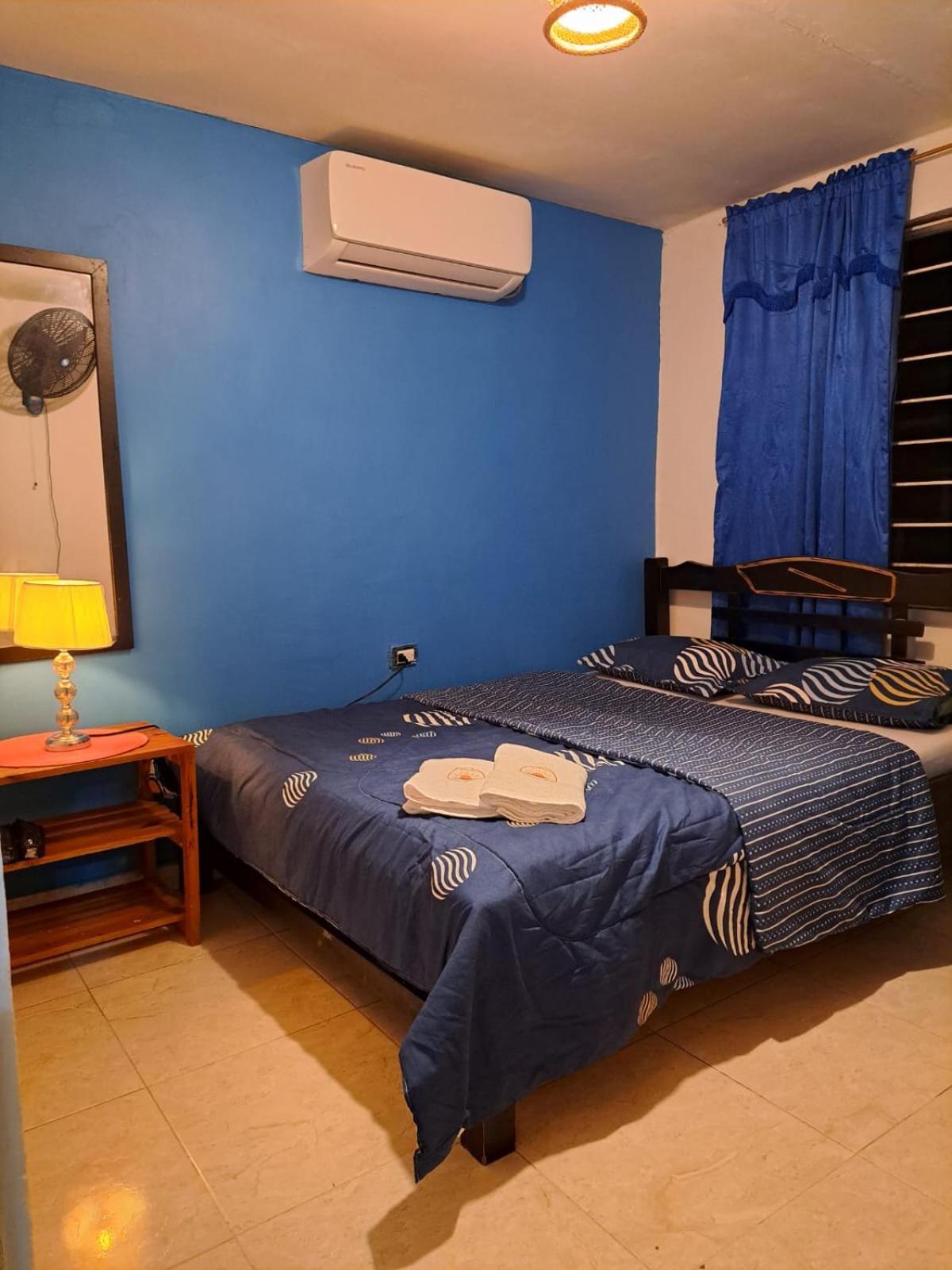 Hostel Shalom Adonai Cartagena Ngoại thất bức ảnh