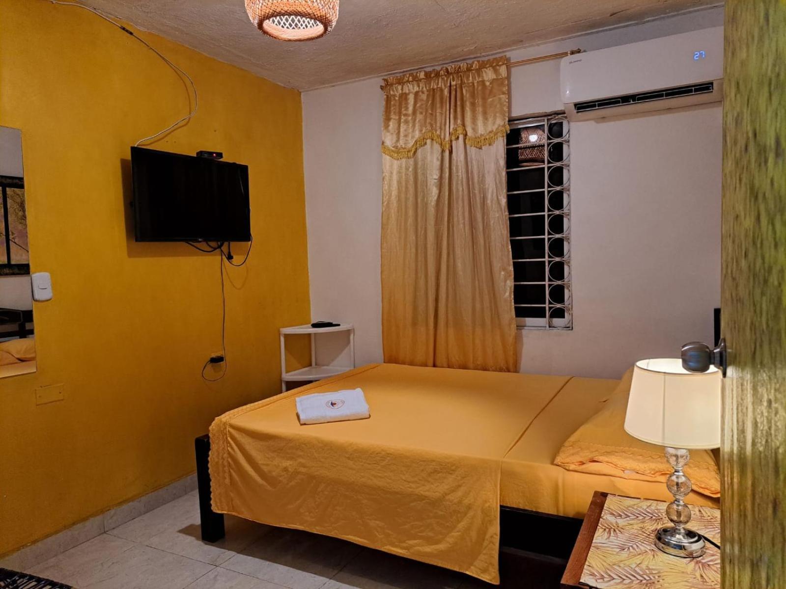 Hostel Shalom Adonai Cartagena Ngoại thất bức ảnh